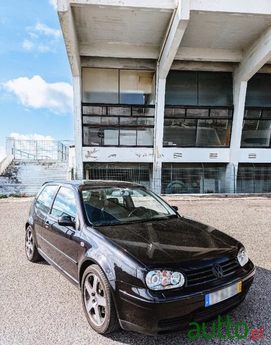 2001' Volkswagen Golf photo #1