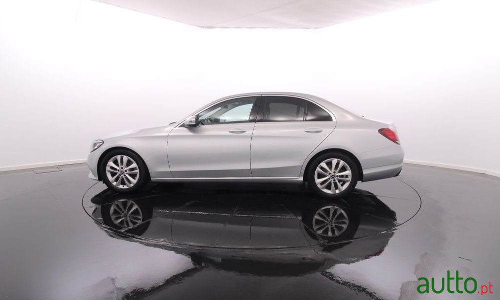 2020' Mercedes-Benz C 220 photo #3