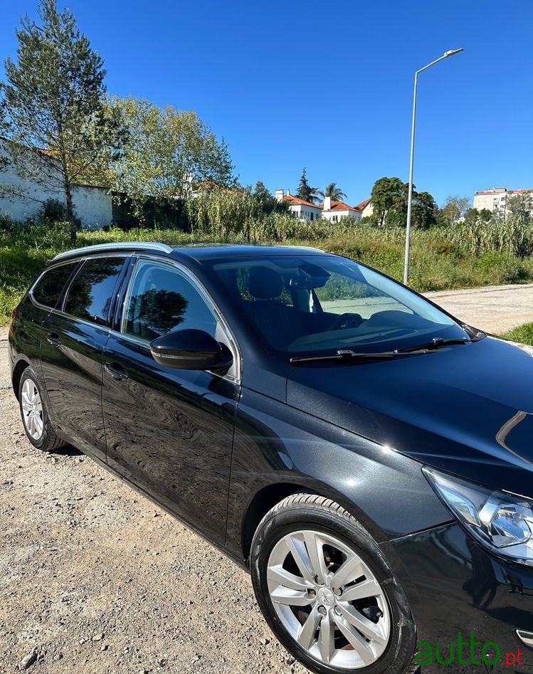 2014' Peugeot 308 Sw photo #2