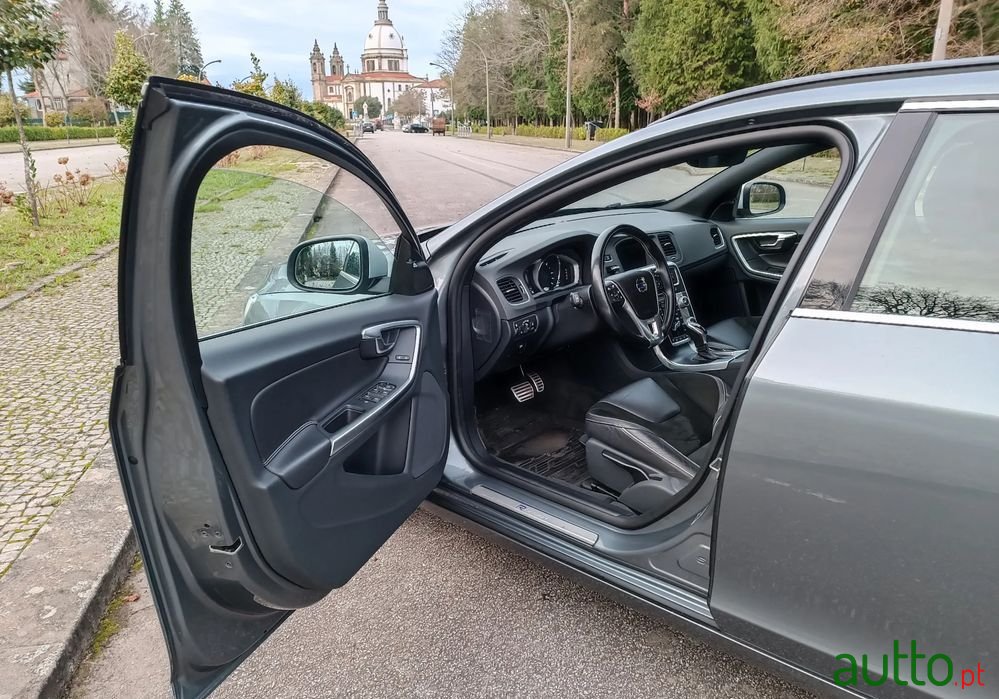 2018' Volvo V60 photo #5