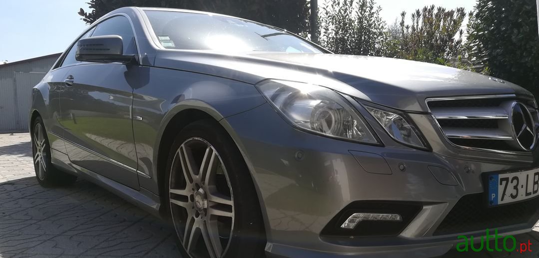 2010' Mercedes-Benz E-350 photo #1