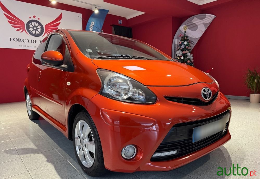 2012' Toyota Aygo photo #1