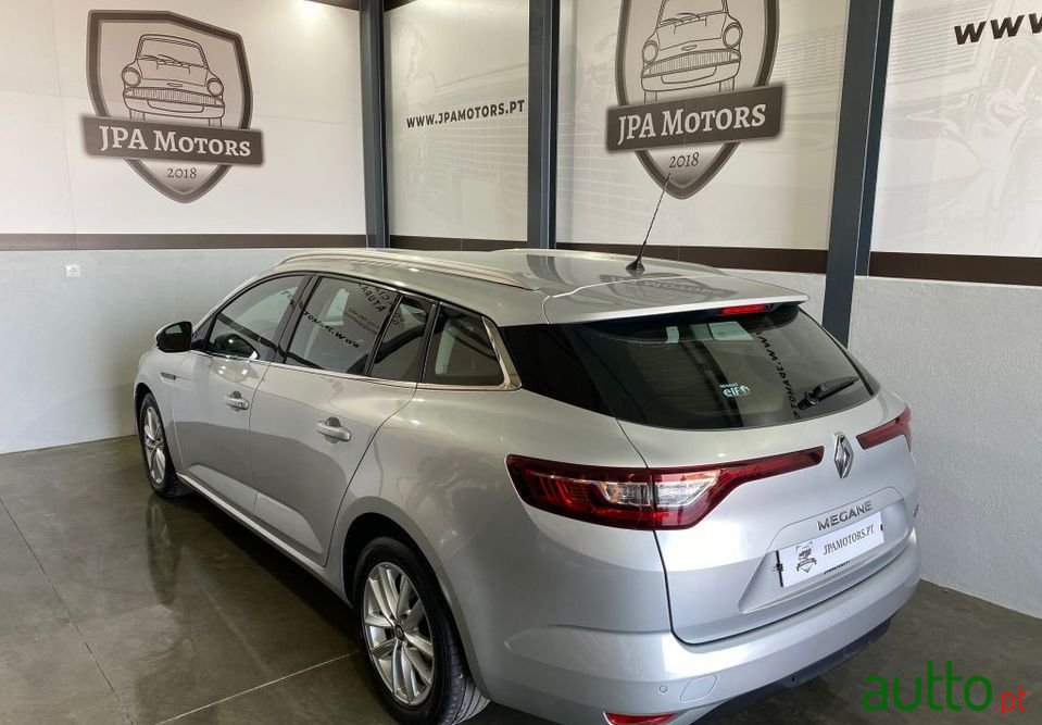 2017' Renault Megane Sport Tourer photo #4