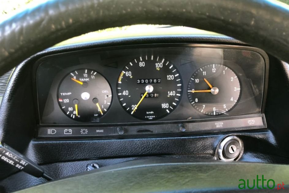 1977' Mercedes-Benz 240 Americano photo #3