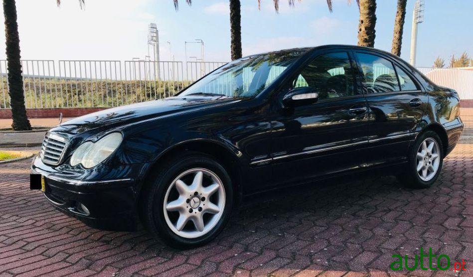 2001' Mercedes-Benz C-220 Elegance photo #2