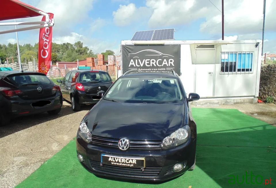 2011' Volkswagen Golf Variant photo #3