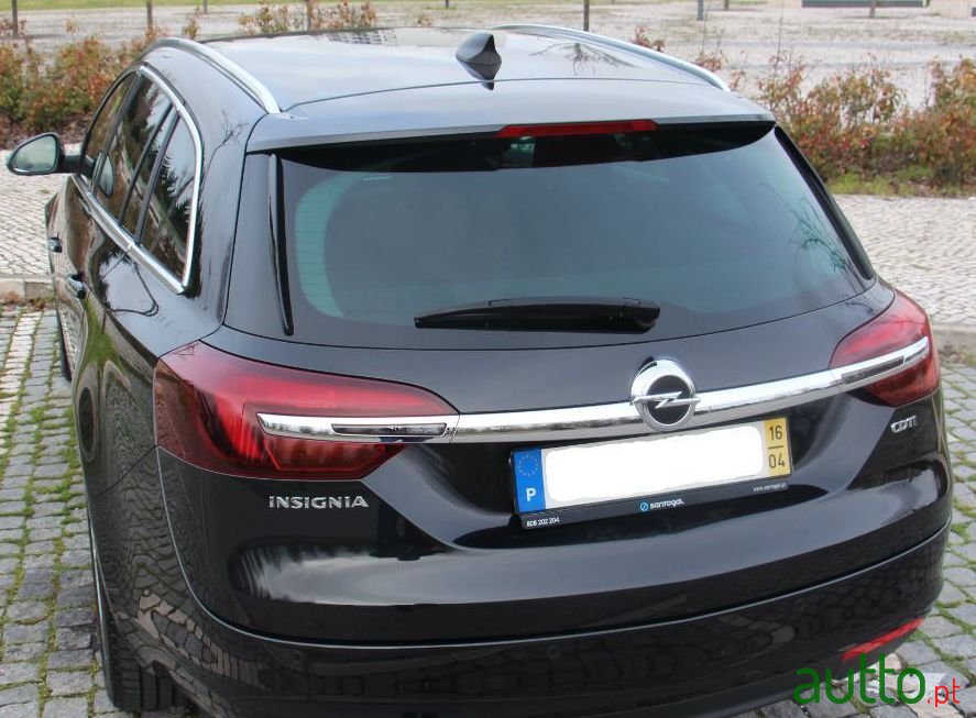 2016' Opel Insignia Sports Tourer photo #2