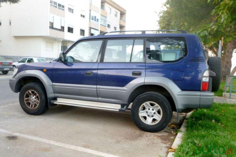2000' Toyota Land Cruiser photo #1
