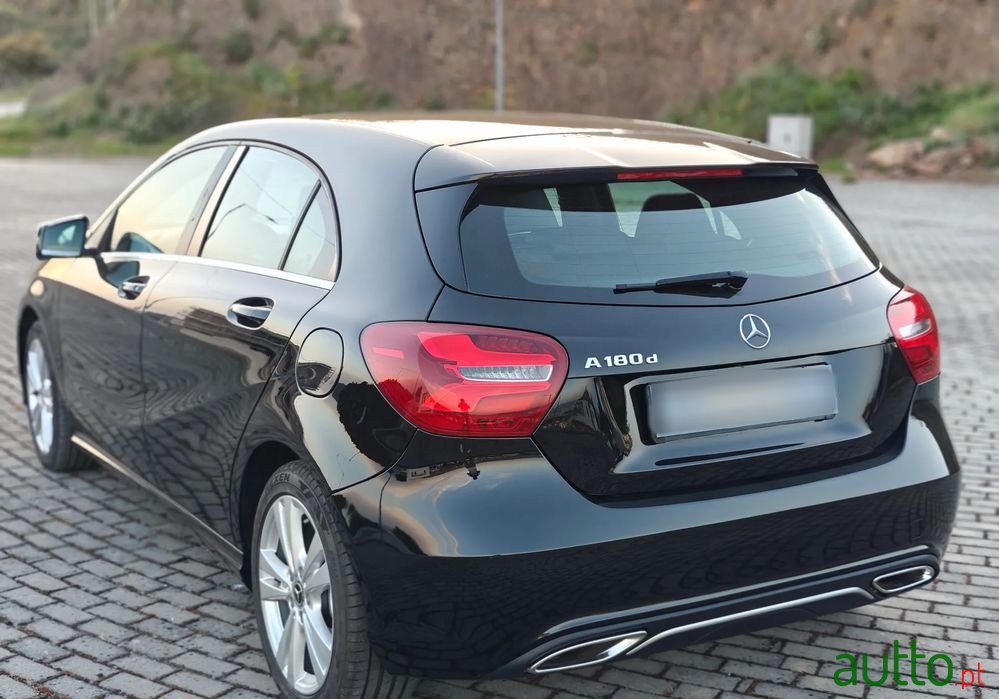 2018' Mercedes-Benz Classe A photo #3