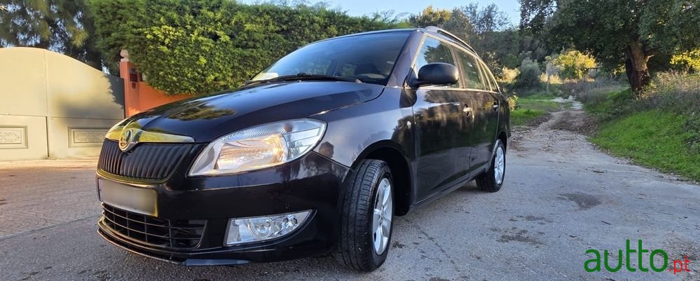 2013' Skoda Fabia Break photo #1