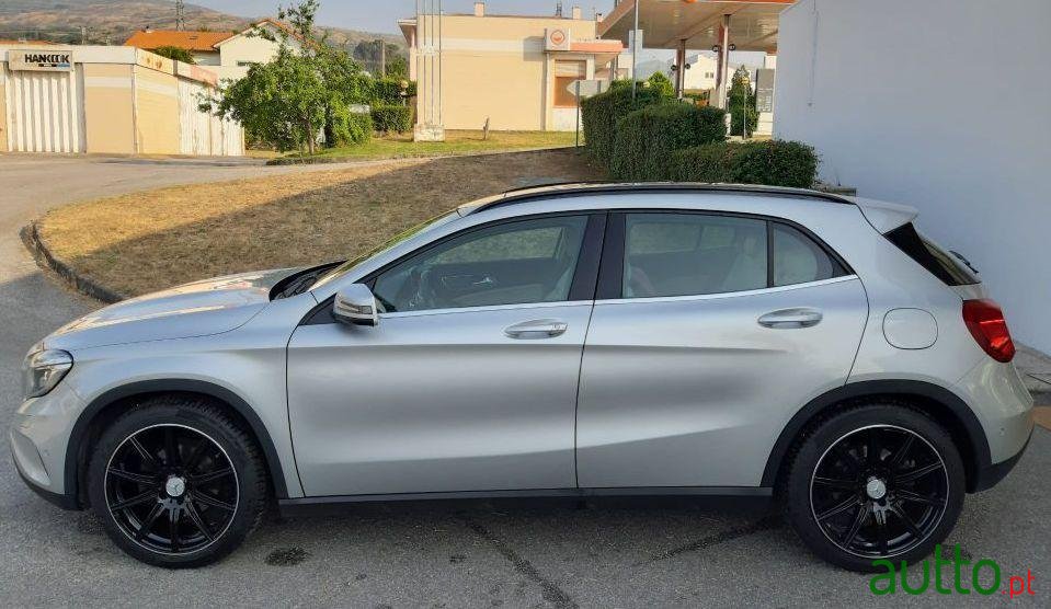 2015' Mercedes-Benz Gla-180 photo #3