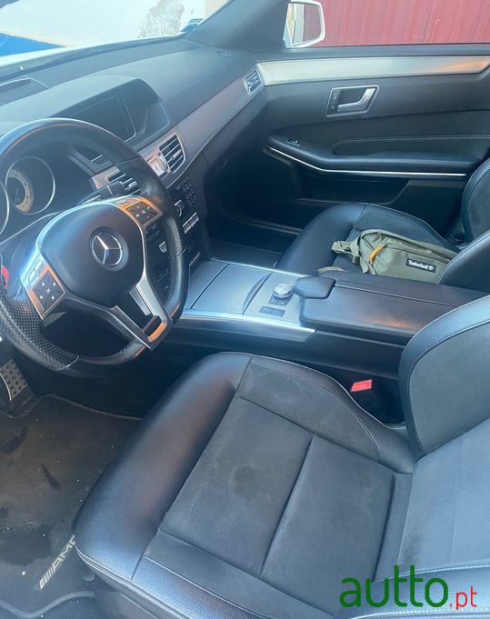 2013' Mercedes-Benz E-300 photo #4