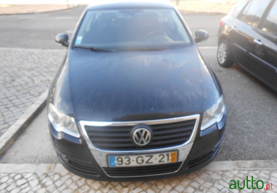 2008' Volkswagen Passat Sport photo #2