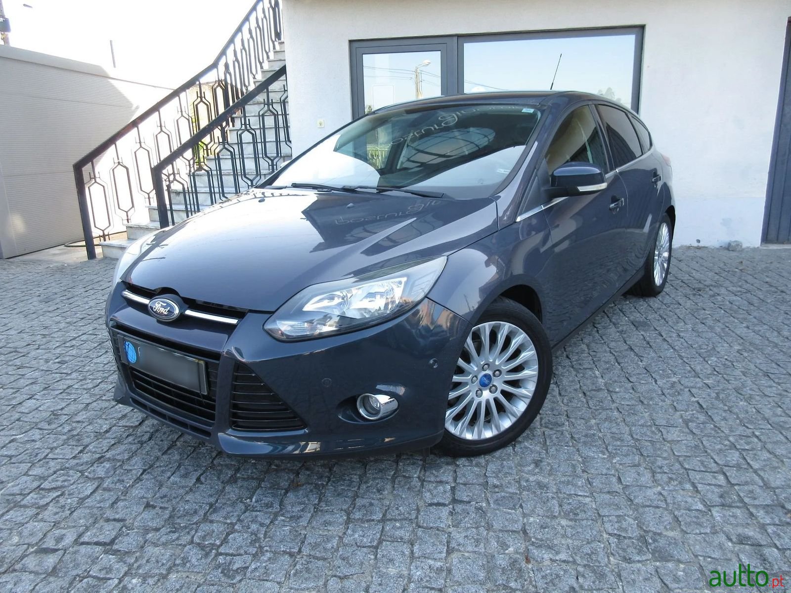 2011' Ford Focus photo #3