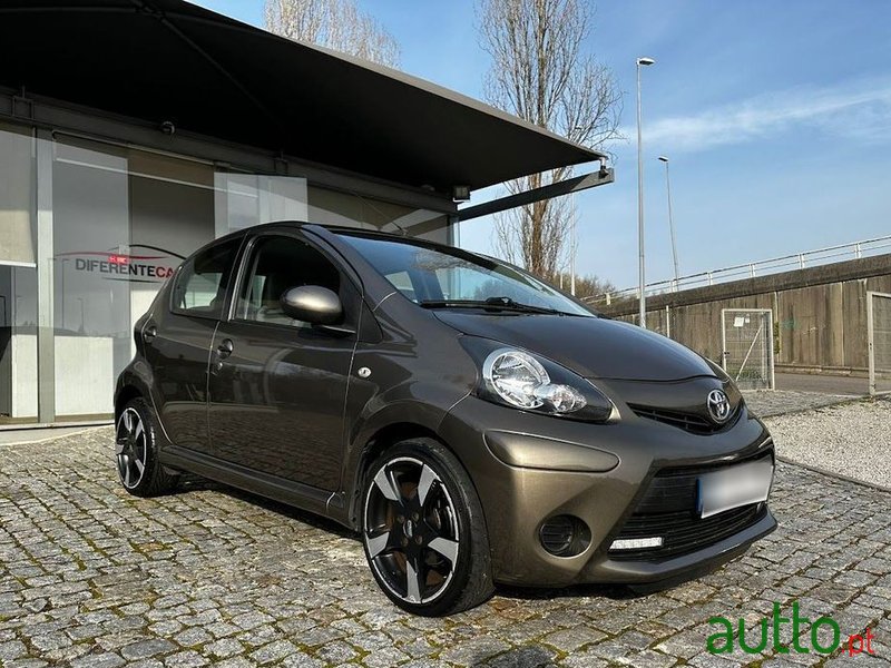 2014' Toyota Aygo photo #5