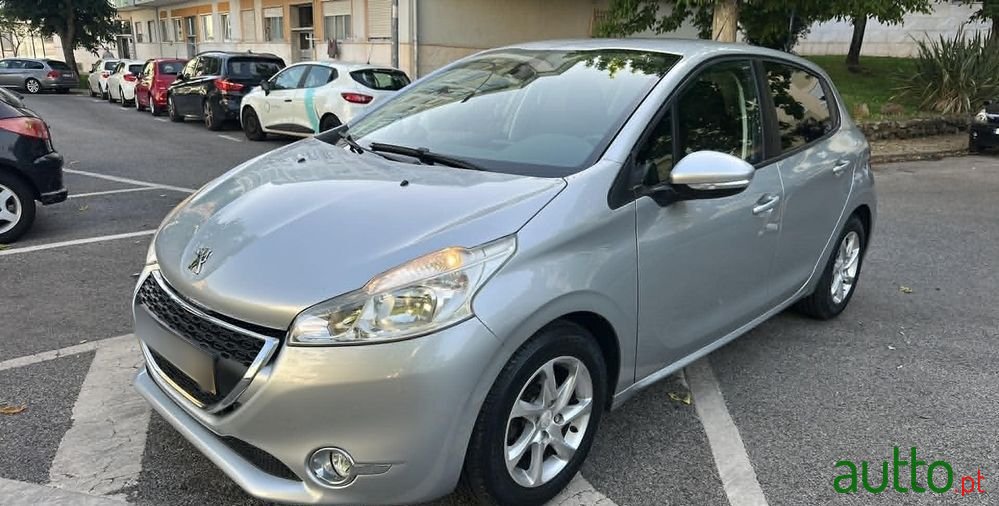 2013' Peugeot 208 1.2 Vti Active photo #3