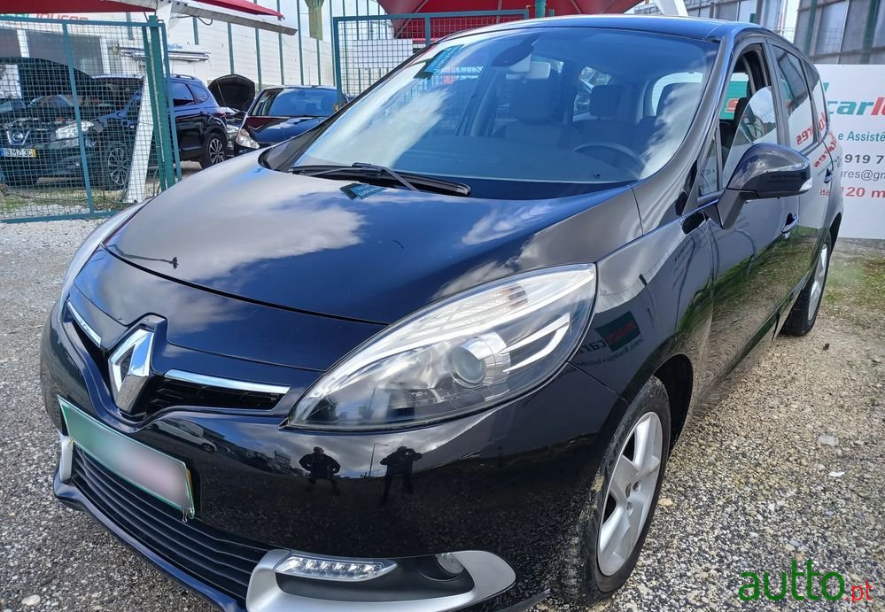 2013' Renault Grand Scenic photo #2