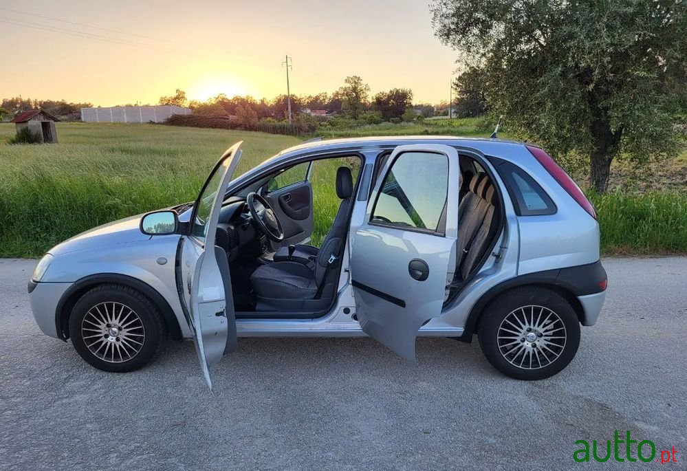 2002' Opel Corsa 1.2 16V Confort photo #2
