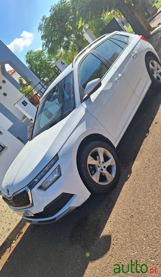 2021' Skoda Kamiq 1.0 Tsi Ambition photo #3