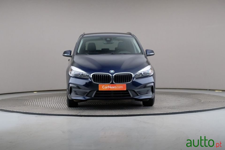 2019' BMW 216 Active Tourer photo #3