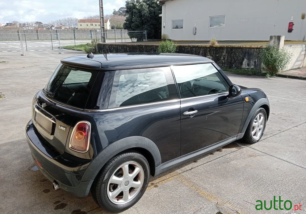 2008' MINI One 3 Portas photo #5