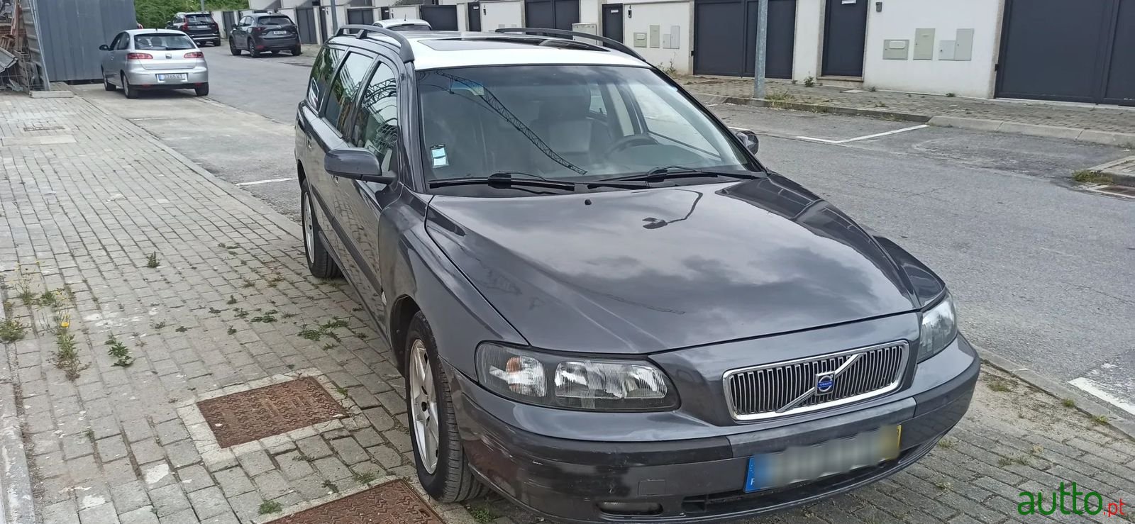 2003' Volvo V70 photo #2