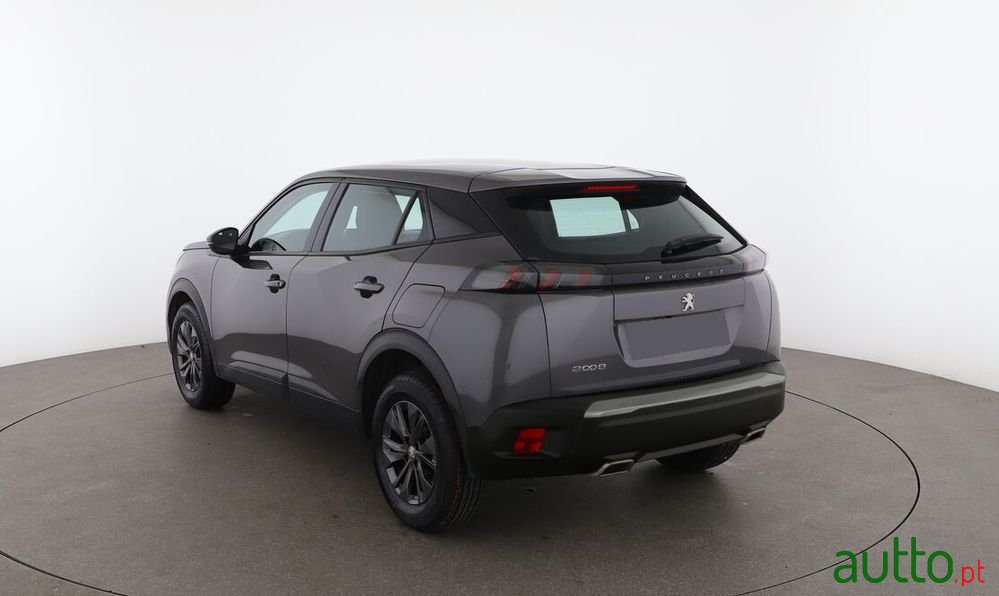 2021' Peugeot 2008 photo #2