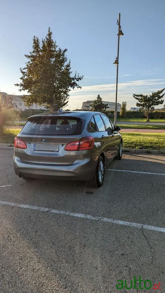 2015' BMW Série 2 D Aut. Advantage photo #6