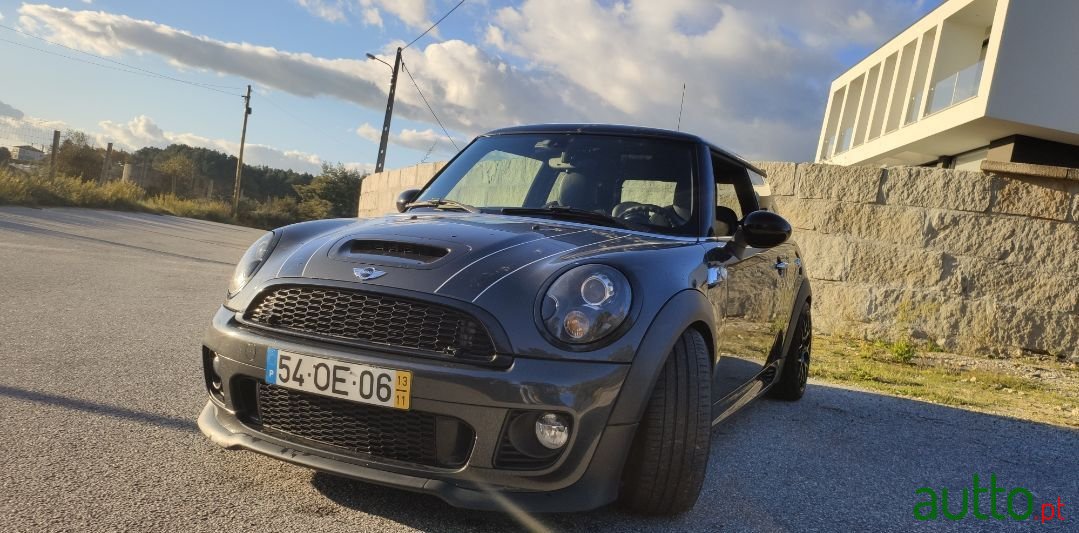 2013' MINI Cooper photo #3