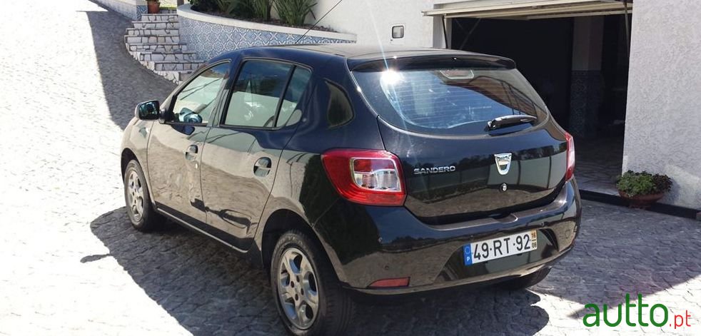 2016' Dacia Sandero photo #2