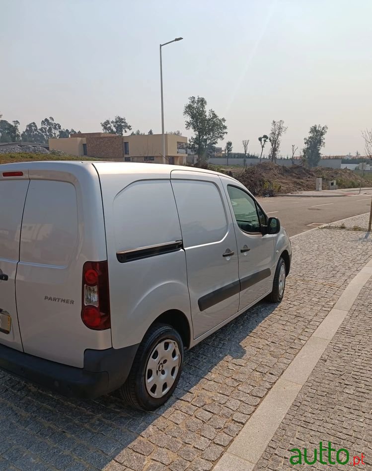 2015' Peugeot Partner photo #3