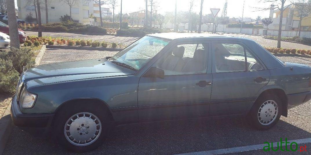 1987' Mercedes-Benz 250 W124 photo #2