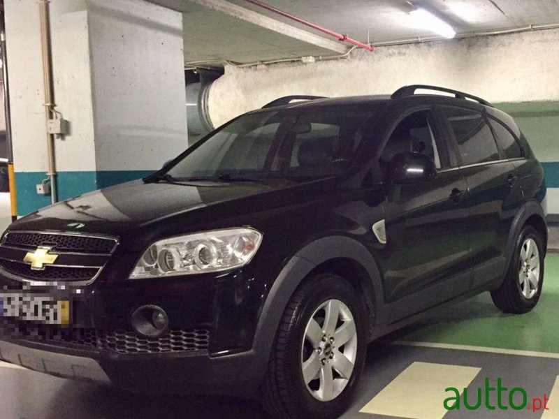 2007' Chevrolet Captiva 2.0 Vcdi Seven photo #2