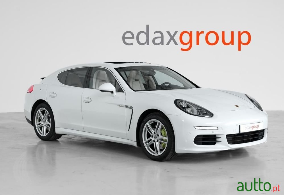 2014' Porsche Panamera S E-Hybrid photo #1