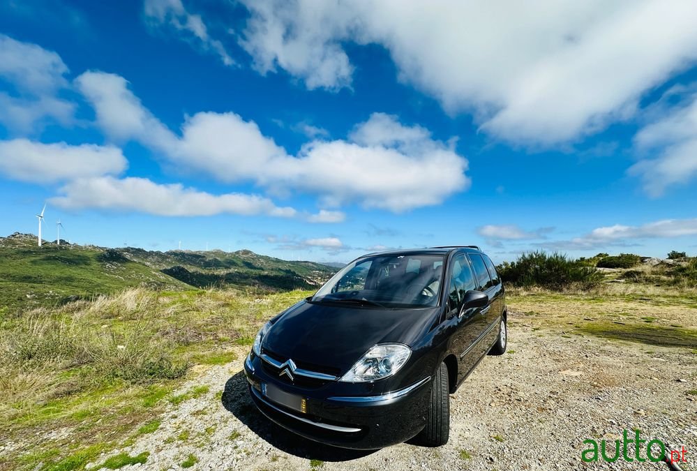 2012' Citroen C8 photo #5