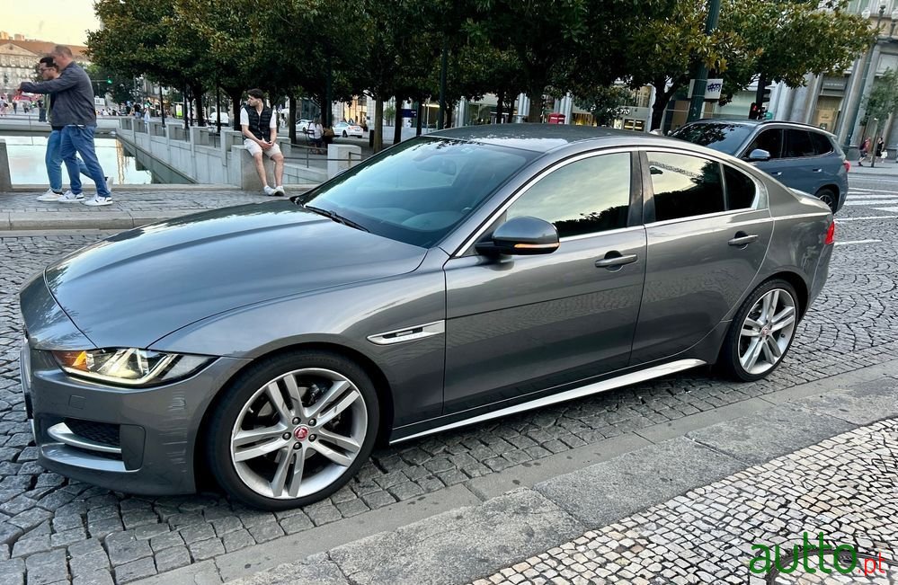 2016' Jaguar XE photo #5