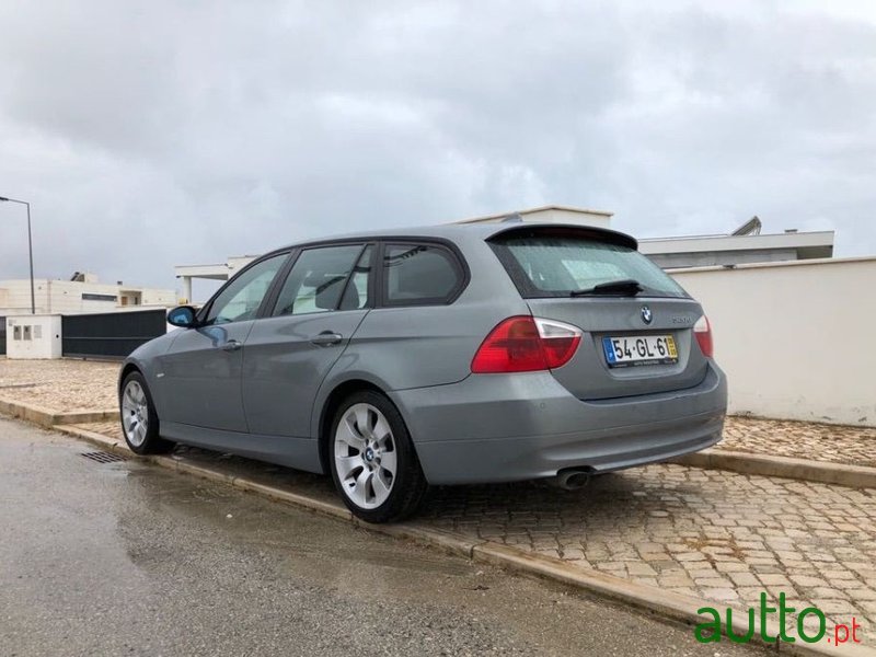 2008' BMW 320 D Touring photo #2