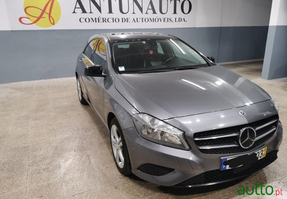 2013' Mercedes-Benz A-200 photo #3