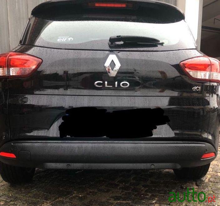 2015' Renault Clio Sport Tourer photo #3