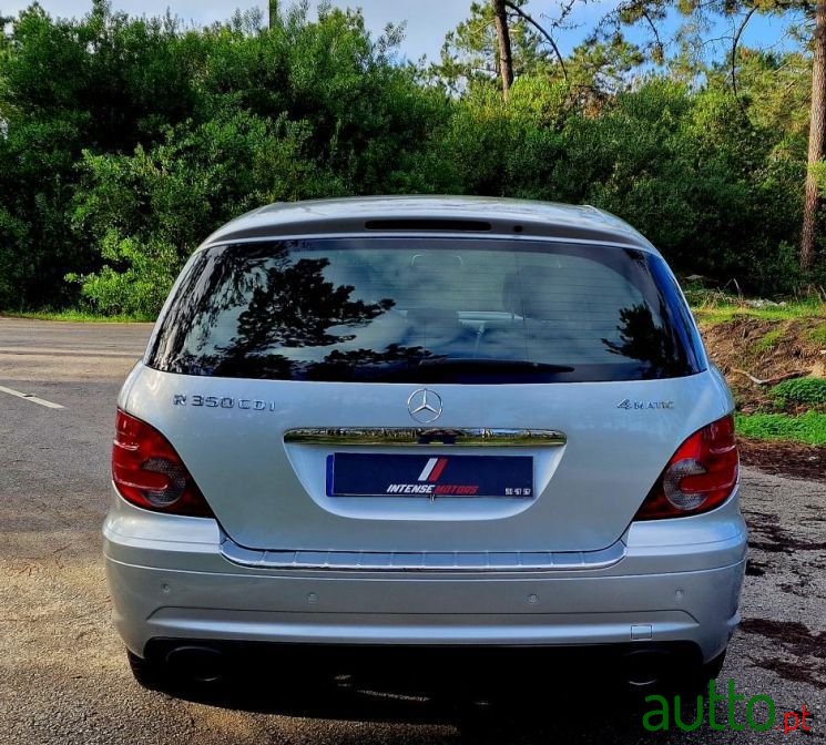 2009' Mercedes-Benz R-350 photo #6