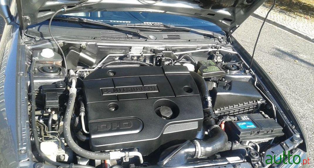 2004' Mitsubishi Carisma 1.9 Did Advance photo #1