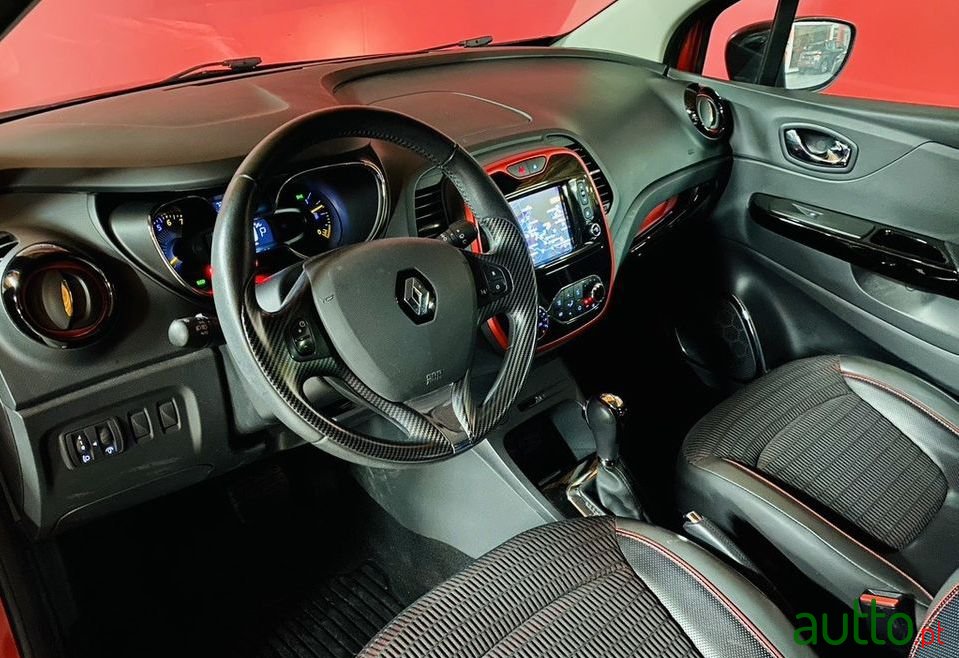 2015' Renault Captur photo #6
