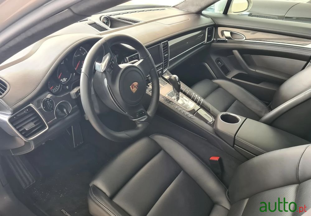 2010' Porsche Panamera Turbo Pdk photo #3