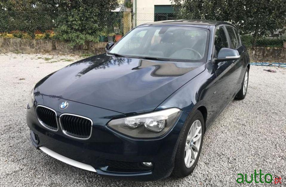 2012' BMW 116 D Line Sport photo #1