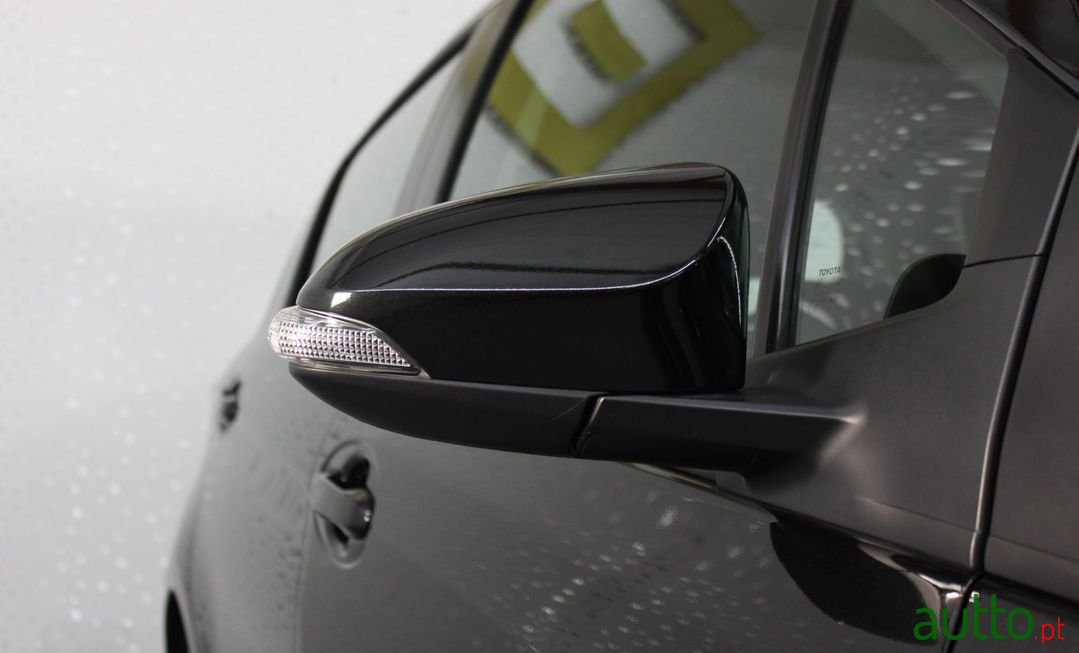 2014' Toyota Yaris photo #4