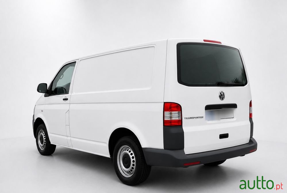 2013' Volkswagen Transporter photo #2