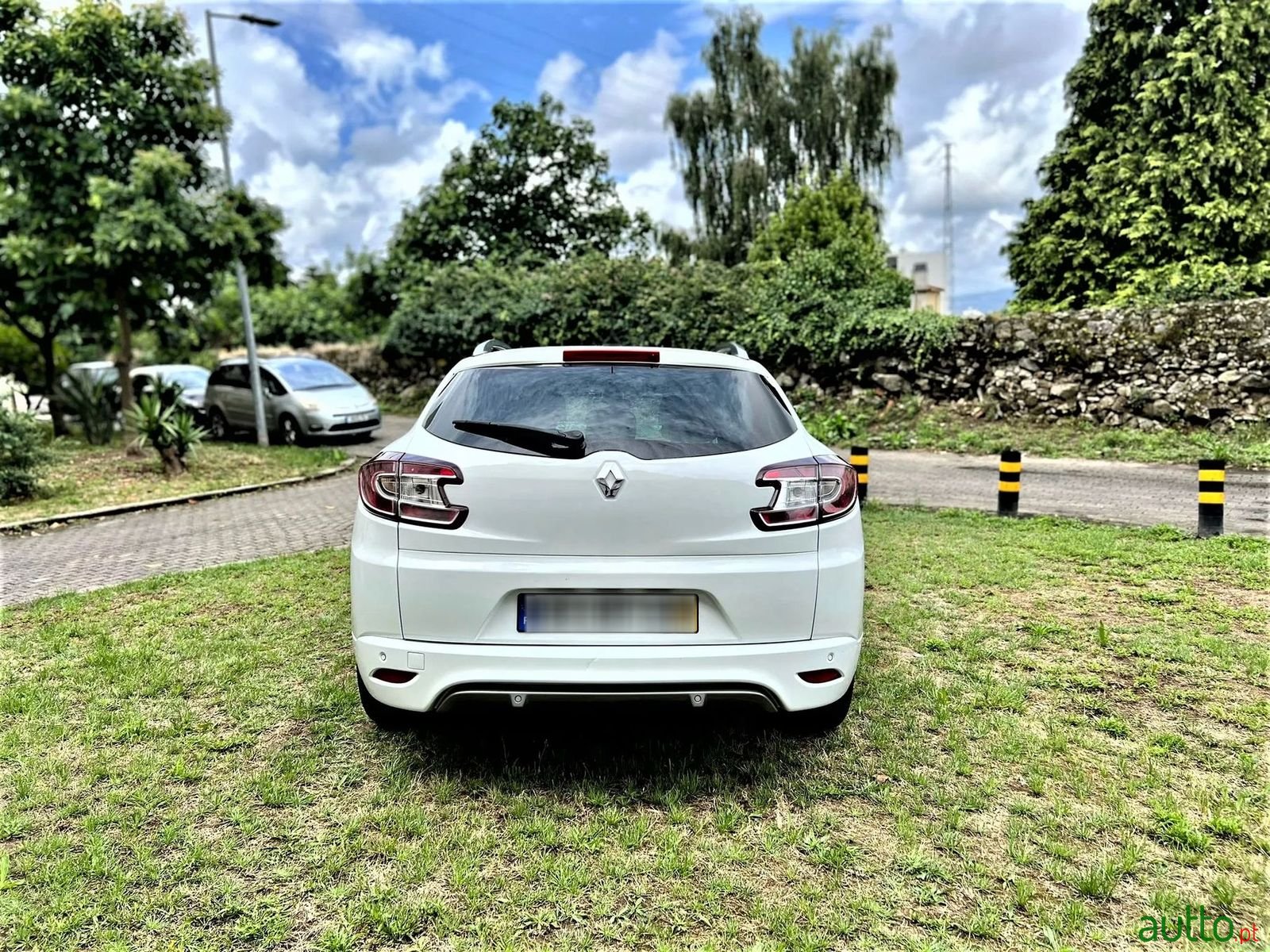 2010' Renault Megane Sport Tourer photo #5