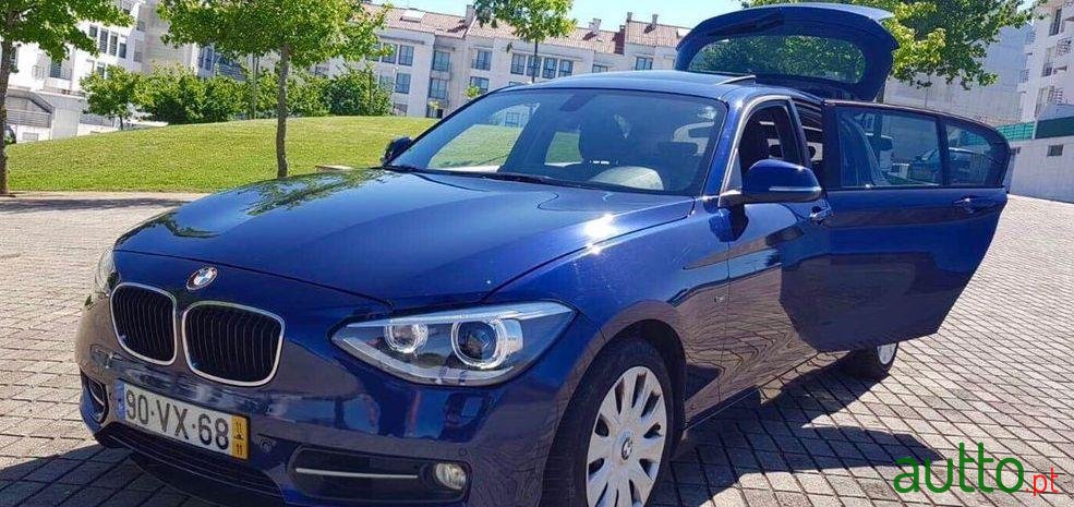 2011' BMW 120 Sport photo #1