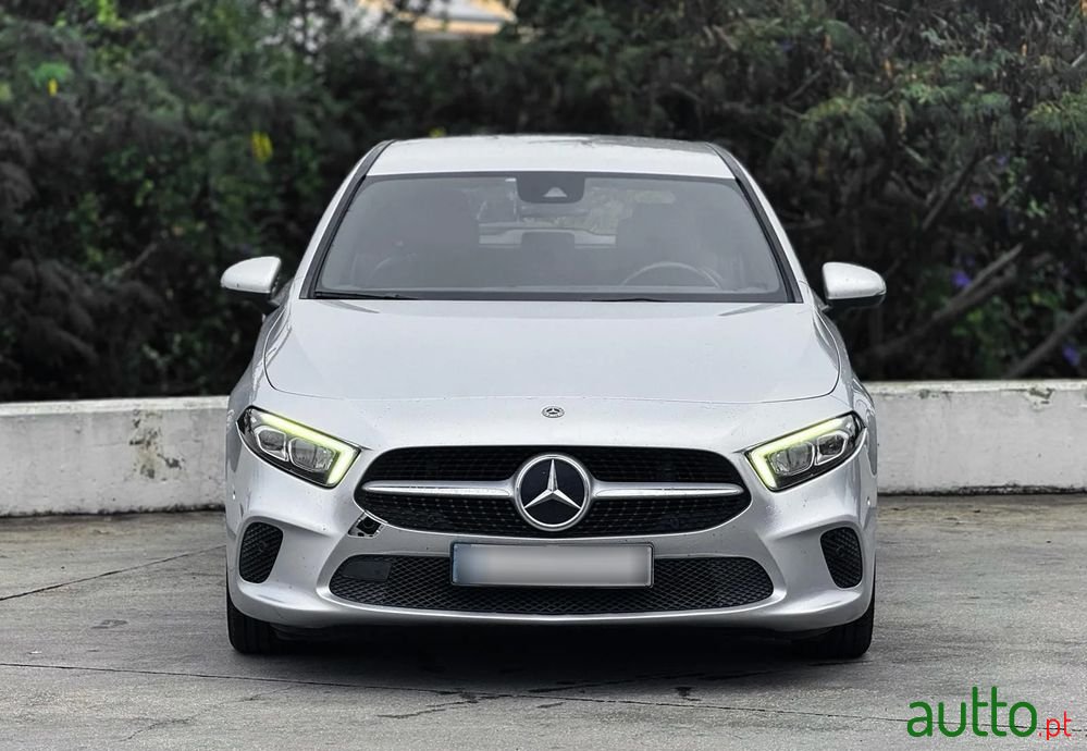 2020' Mercedes-Benz Classe A photo #2