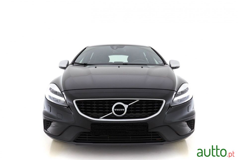 2018' Volvo V40 photo #3